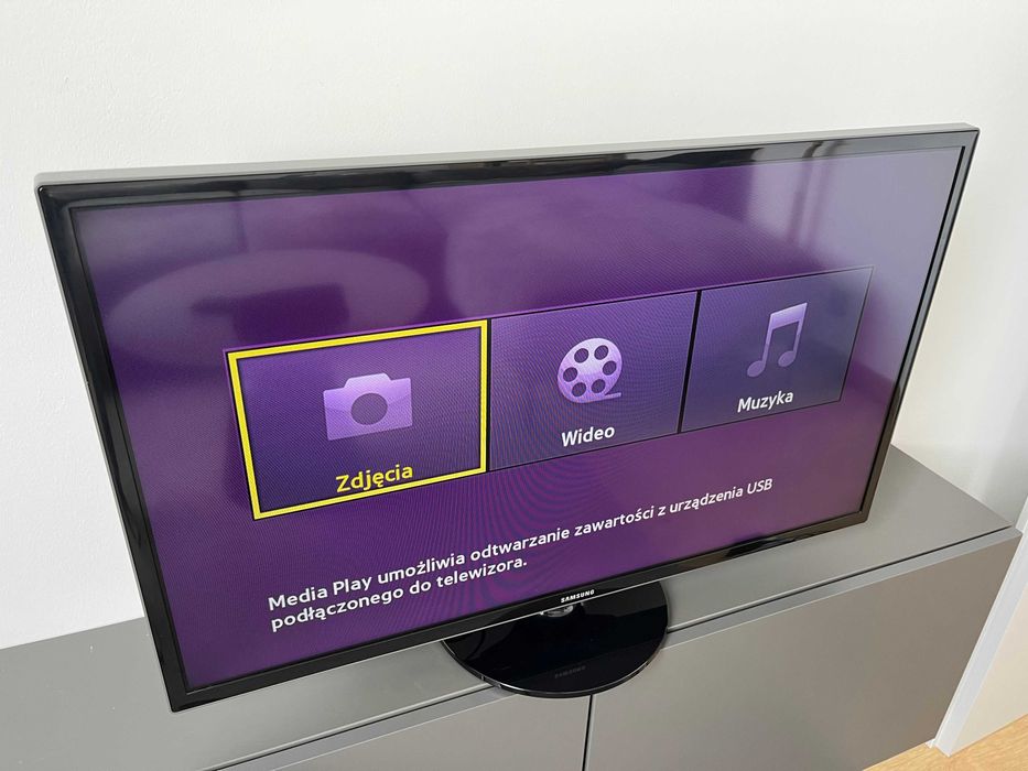 Telewizor Samsung 32" + Dekoder DVB-T2/HEVC + Kable | Pełny Zestaw
