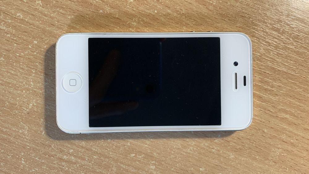iPhone 4 (iCloud) на запчастини