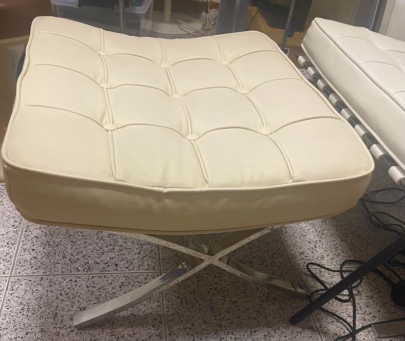 Cadeirão Poltrona Barcelona e Otomano Banqueta Repousa Pés Lounge Vintage Chair Mid Century Design