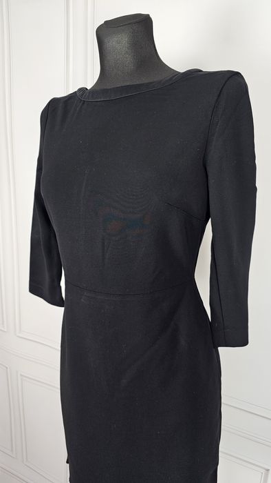 Sukienka damska mała czarna surowo wykończona r S Mango