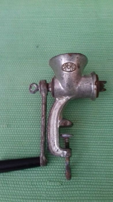 Old Meat Grinder434416849624115201