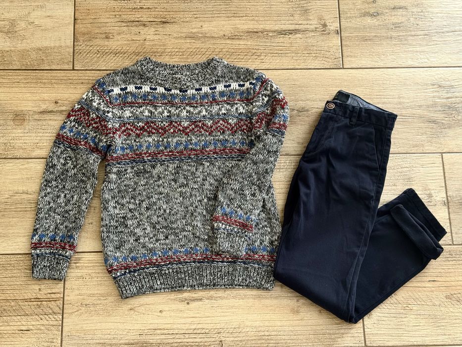 Sweterek i spodnie chinosy r.128/134
