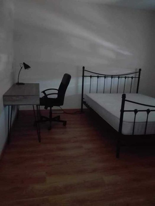 Moradia com três quartos equipada