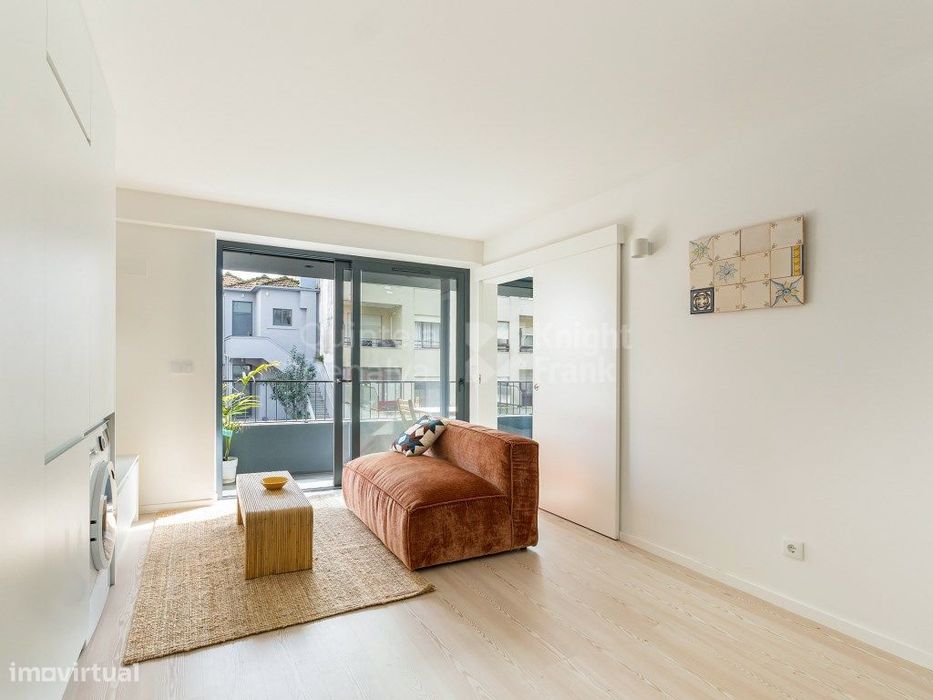 Apartamento T0+1 com varanda em Ramalde no Porto — Ramalde, Porto