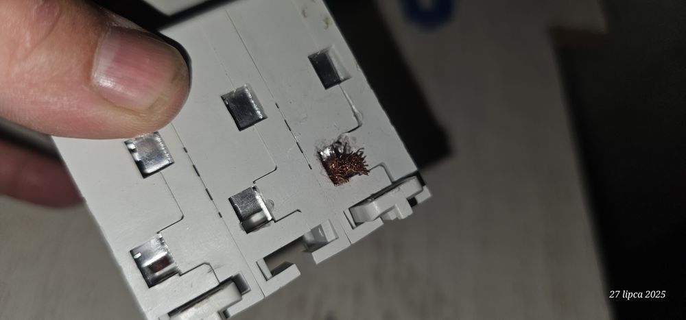 Przełącznik wyboru zasilania  3P 16A 1-0-2