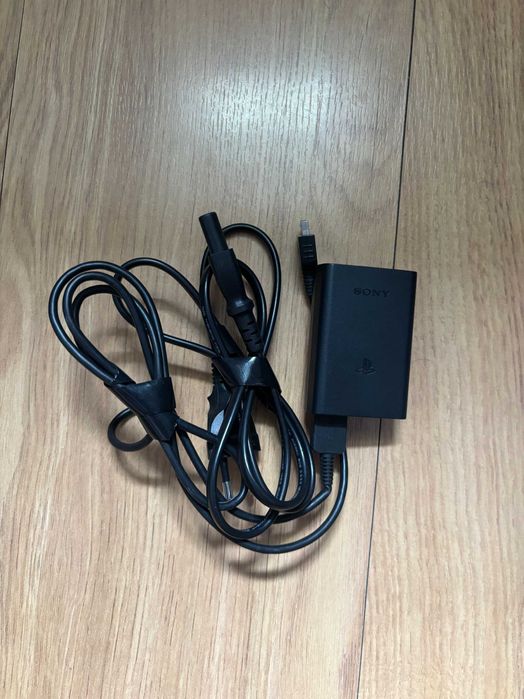 PS Vita Like New + Original Box + Accessories64752104503937123