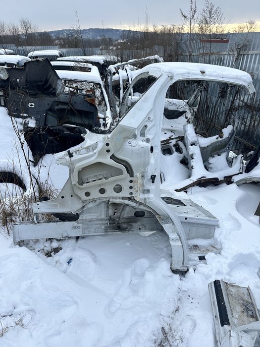 Mercedes-Benz Sprinter 907 Четверть кузова