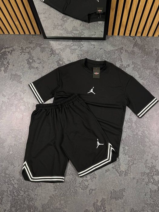Костюм футболка та шорти Air Jordan оверсайз  . Комплект джордан