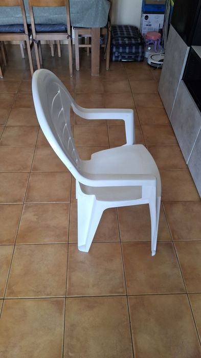 Cadeira de plástico