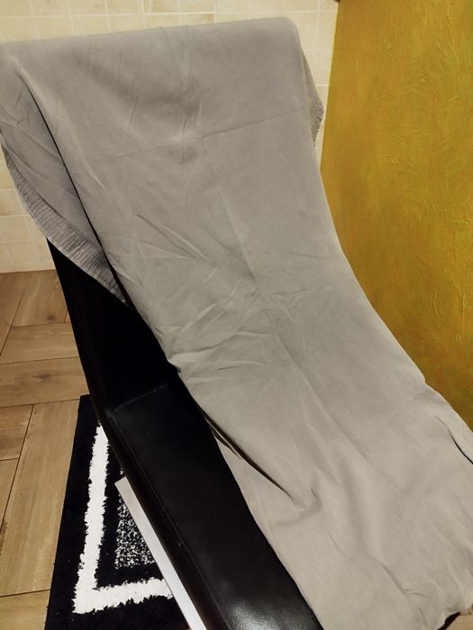 6   шт.  стільців з чохлами. Ціна за один.