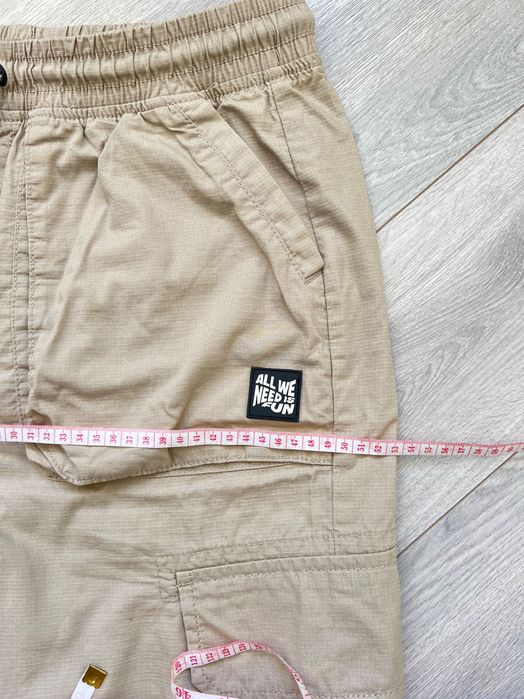 Прямі брюки спортивного стилю reserved