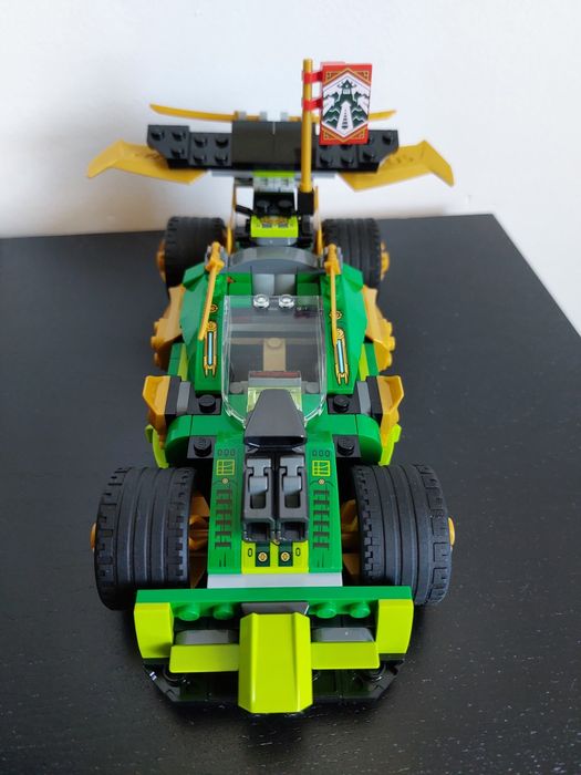 Lego Ninjago 71763 Samochód wyścigowy Lloyda Evo