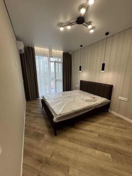 Двокімнатна квартира з дизайнерським ремонтом