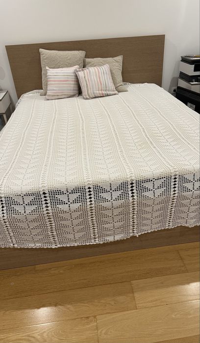Cama Malm Ikea (usada), com 4 gavetas de arrumação