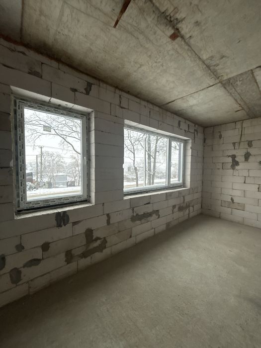 Таунхаус під єОселю з терасою на даху. Локація топ!