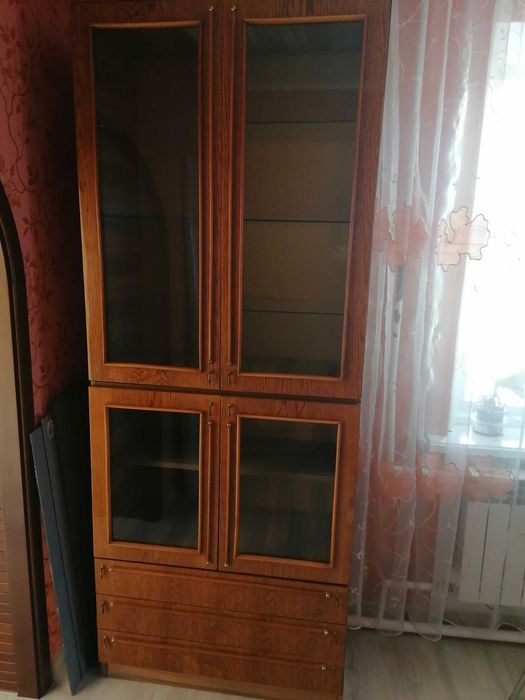 Продам шафу (пенал), б/в
