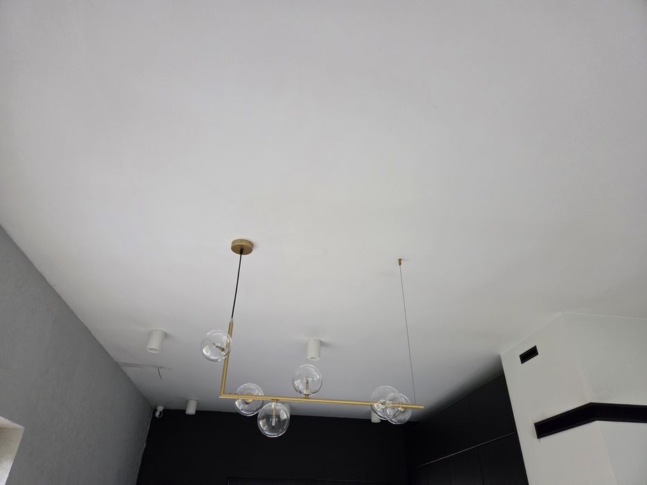 Lampa wisząca z okrągłym kloszami