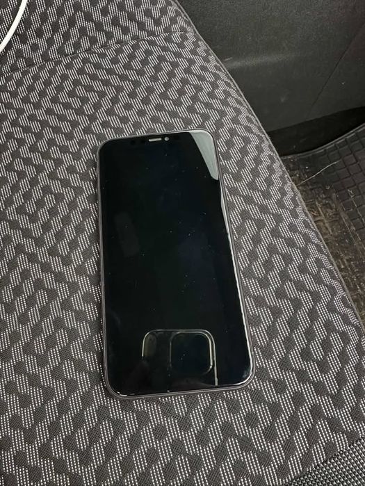 Продам обменяю айфон 11
