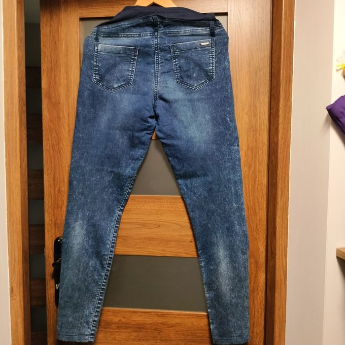 Spodnie ciążowe ze ściągaczem na gumce