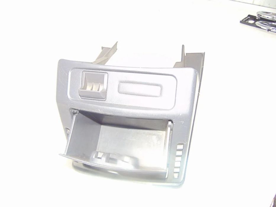 Mitsubishi space gear/L400 consola chão