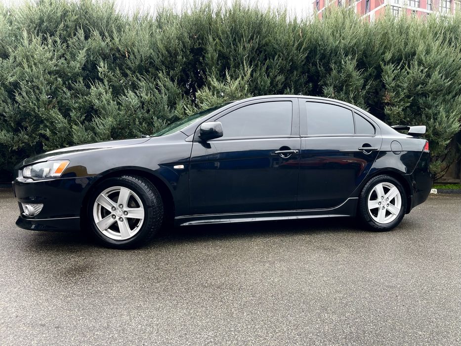 Mitsubishi Lancer продаж