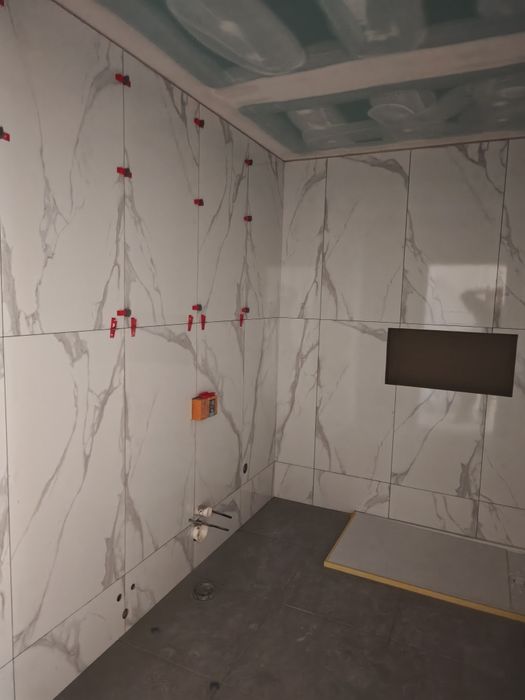 Ladrilhador sob orçamento