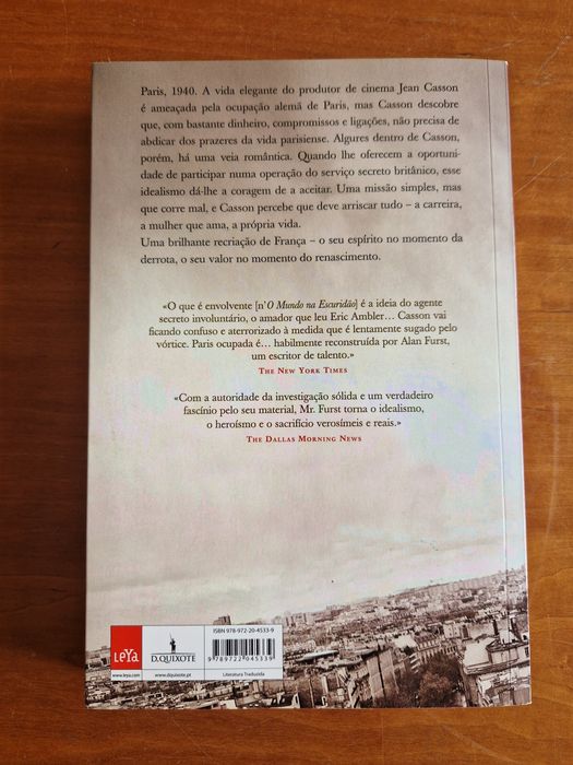 Romance "O Mundo na Escuridão", de Alan Furst.