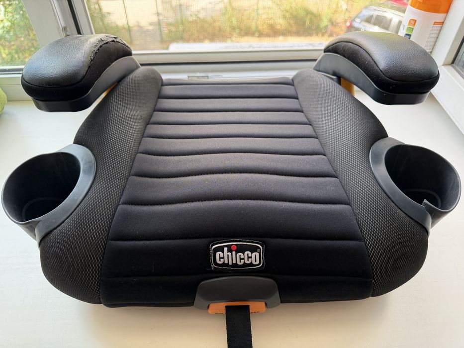 Автокрісло-бустер Chicco GoFit Plus 18-50 кг (LATCH , ISOFIX)