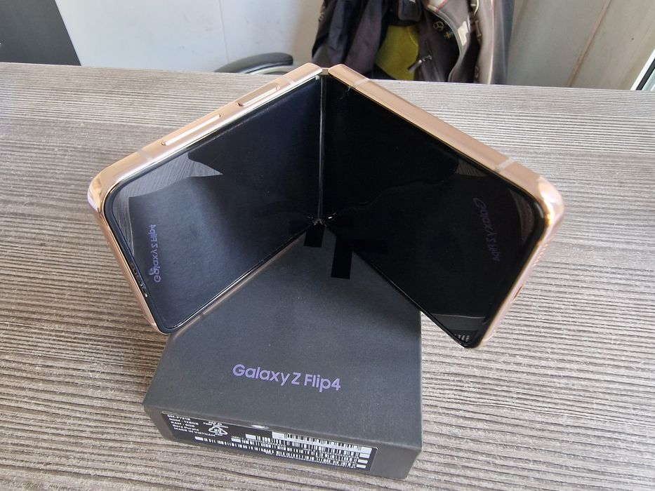 Samsung Galaxy Z FLIP 4 Pink Gold