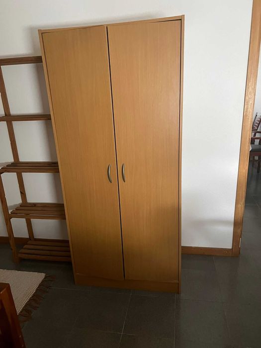 Alugo quarto para estudante em Évora