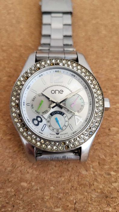 Relógio ONE + 5 Braceletes + Caixa | Preço baixo (ver)
