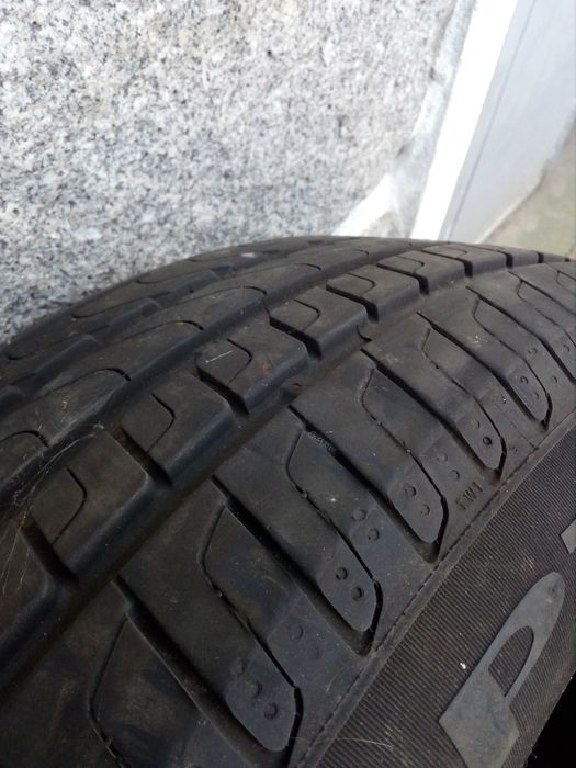Par de Pneus Pirelli - 215 55 R16