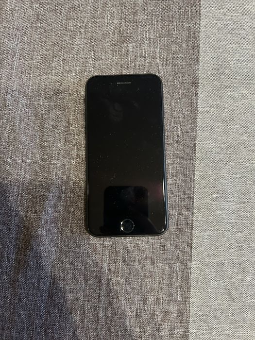 Iphone se 2020 stan bardzo dobry