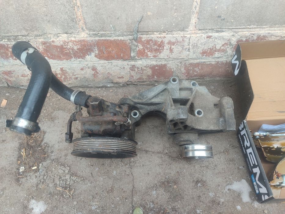 Продам запчастини до форд єскорт.