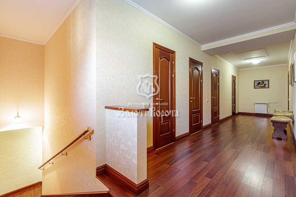 Будинок 2 поверхи, 5,8 сотки. Дизайнерський ремонт. с. Підгірці, озеро