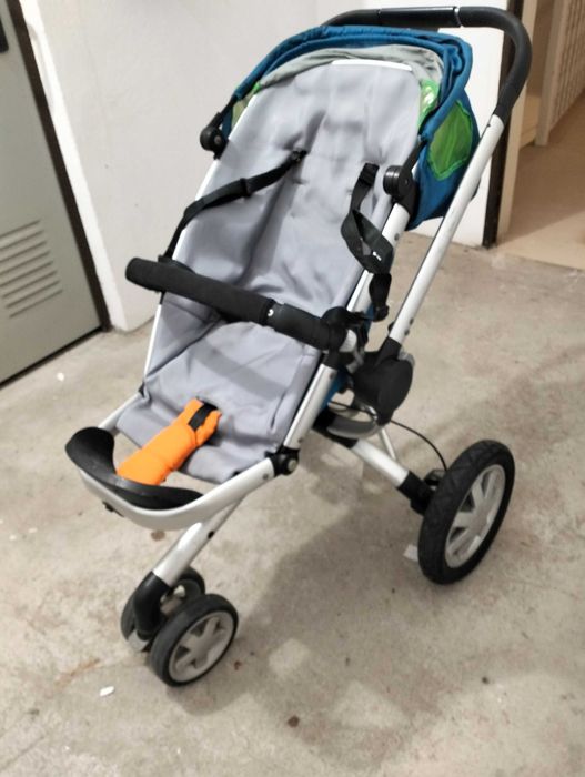 Carrinho de bebé quinny