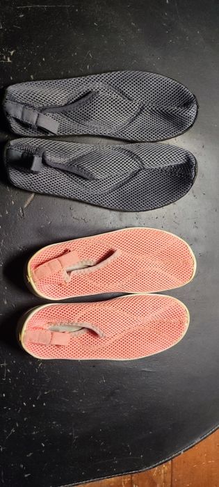 Sapatilhas de água da decathlon -- tamanhos 37 e 33