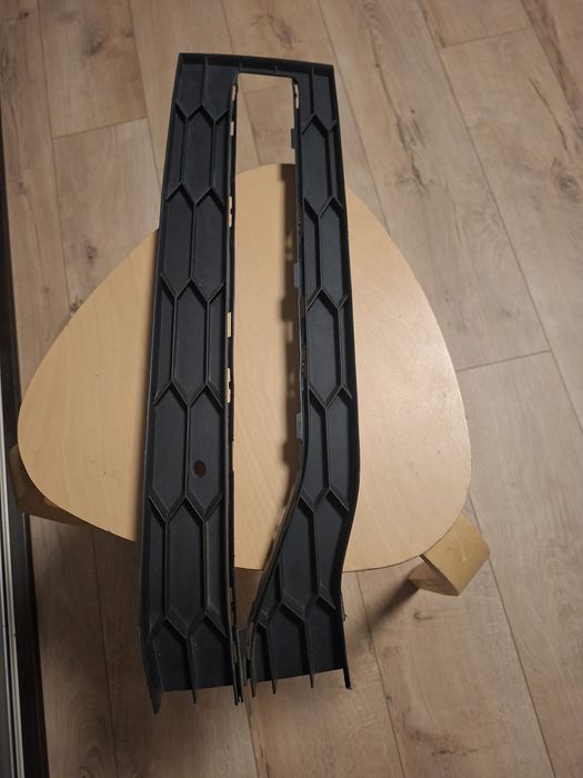 Kratka halogenu przód prawa zderzaka  skody superb 3 lift