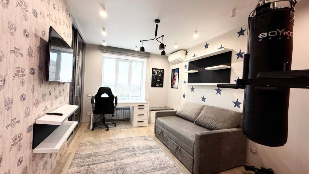 Продам 4-комнатную квартиру в ЖК Атлант. 3 спальни. Мебель и техника.