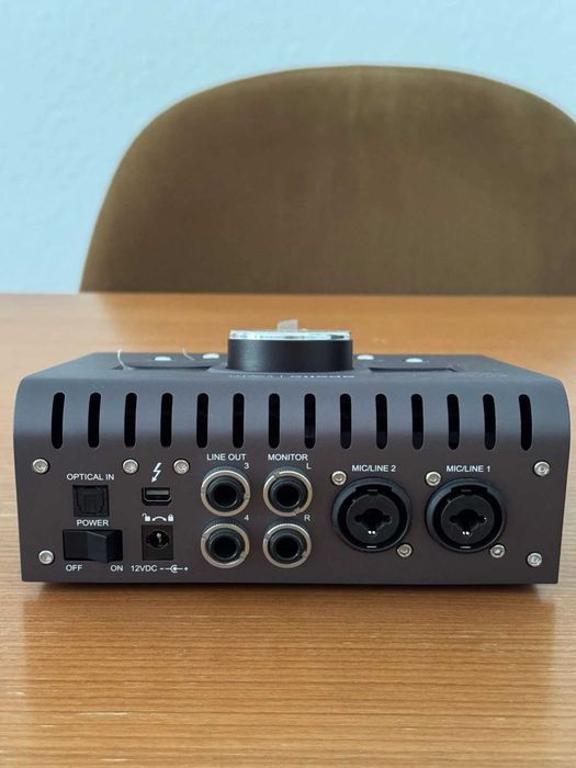 Interface de áudio Universal Audio Apollo Twin X Mk II Heritage Edition