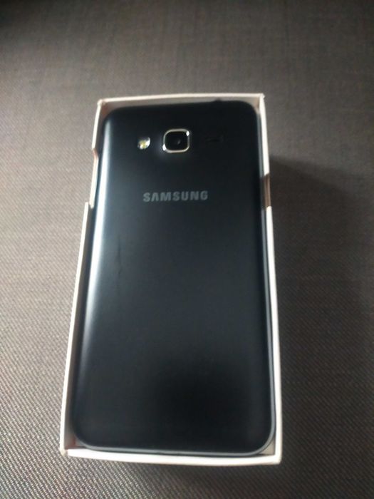 Smartfon Samsung Galaxy J3