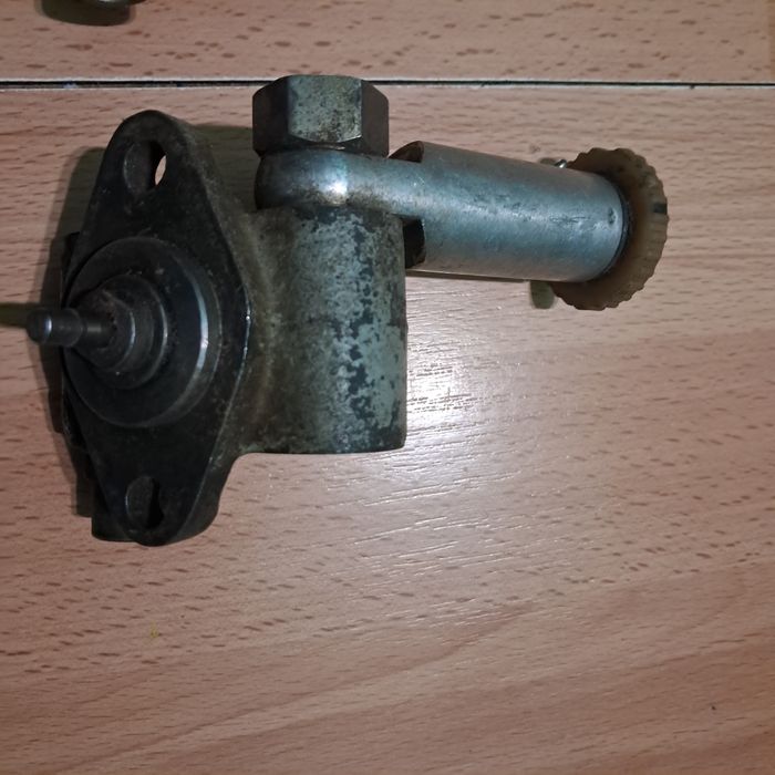 Паливний насос низького тиску КАМАЗ, УРАЛ, ЯМЗ (б/в) код 323-1106010