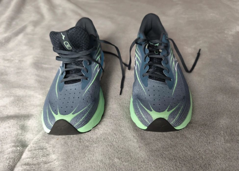 Продам красовки Mizuno розмір 45