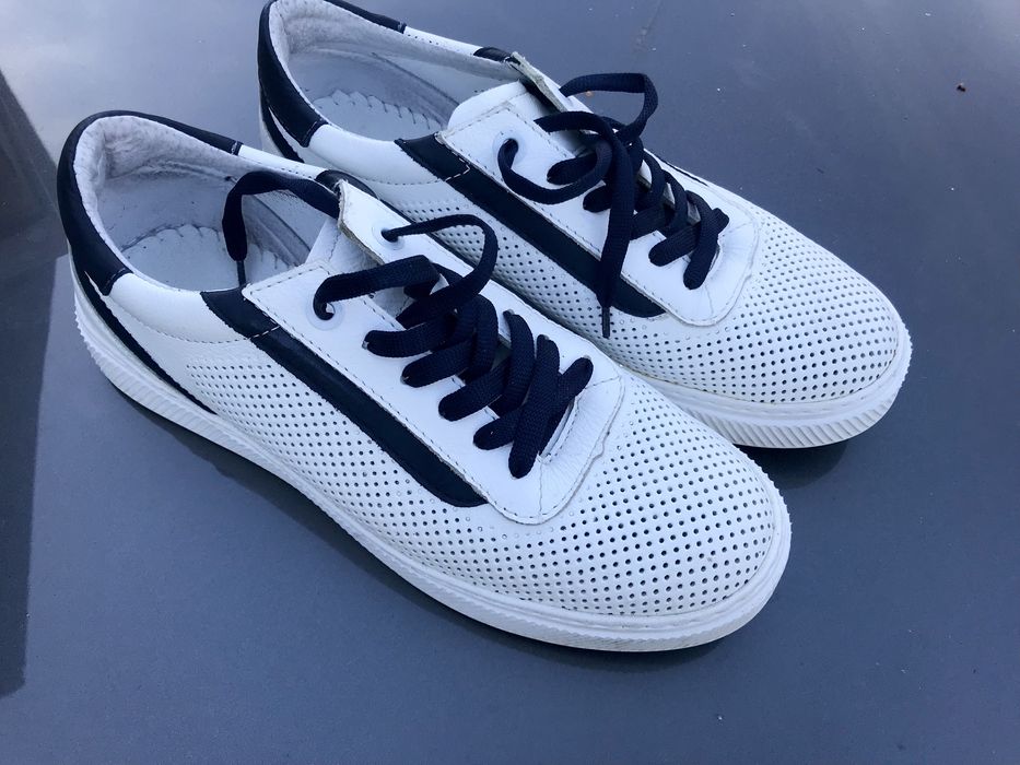 Чоловічі шкіряні кросівки, макасіни, кеди