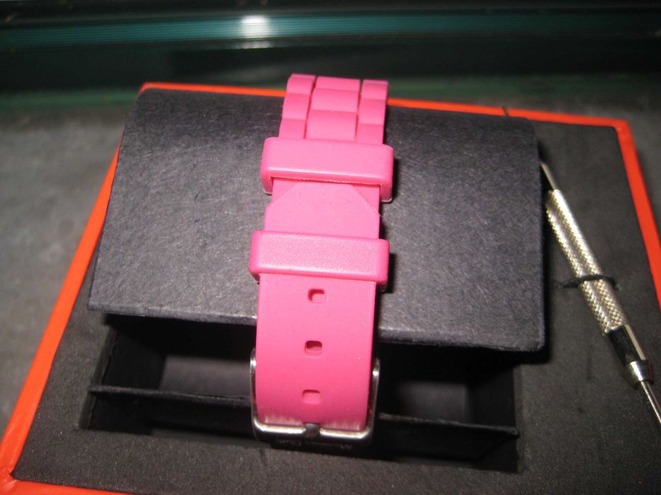 Relógio Máximo Dutti c/5braceletes n/embalagem(NOVO)