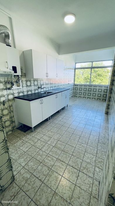 T2 Remodelado no Centro Corroios - Rua Cidade Lisboa