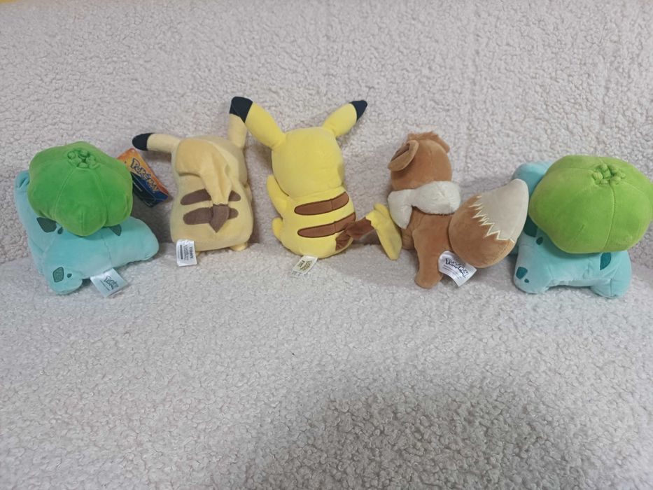 Pokemon Покемон Пікачу Бульбазавр Черізард Пічу