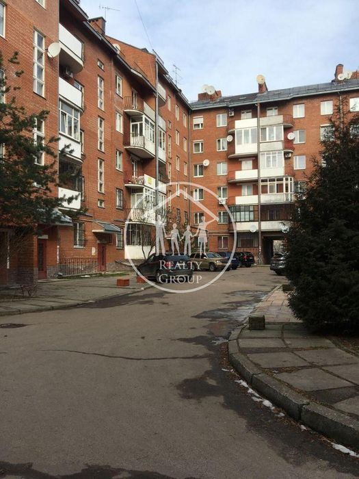 Оренда 4-кімнатної дворівневої квартири 140 м² у ближньому центрі Львова (вул. Куликівська / Сахарова, Франківський район)