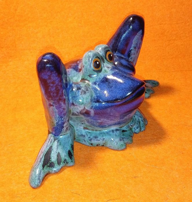 Estatueta de Sapo em Cerâmica