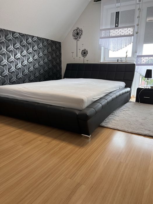 Łóżko sypialniane skórzane  czarne 160x200